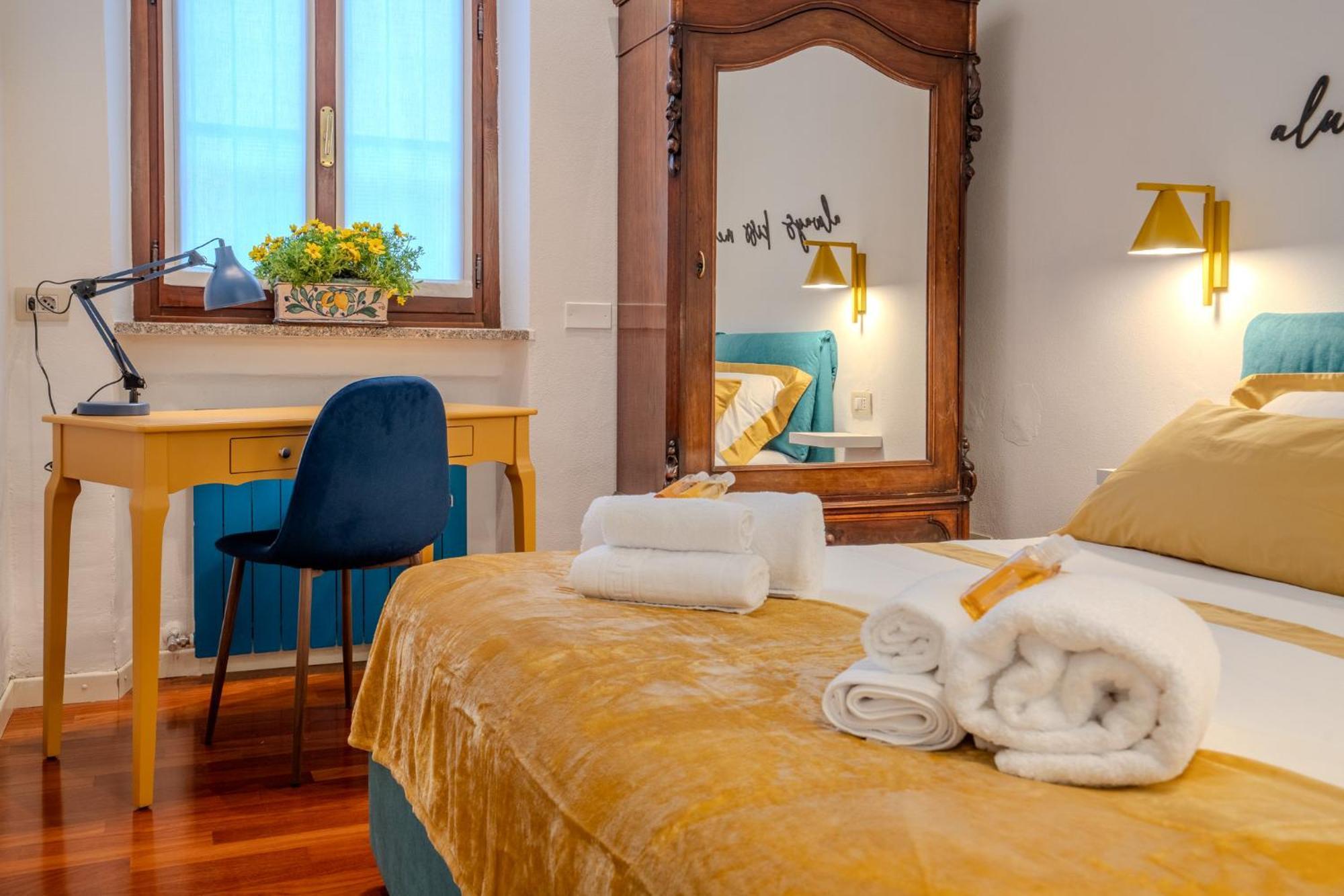 Case Ospitali - Casa La Fontanella, Suggestivo Bilocale X2 In Corte Чернуско-суль-Навильо Экстерьер фото